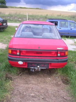 Mazda 323 Mk VII 1,6i LX Sedan