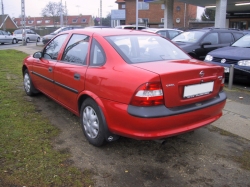 Opel Vectra B 1,8 16V CD Sedan